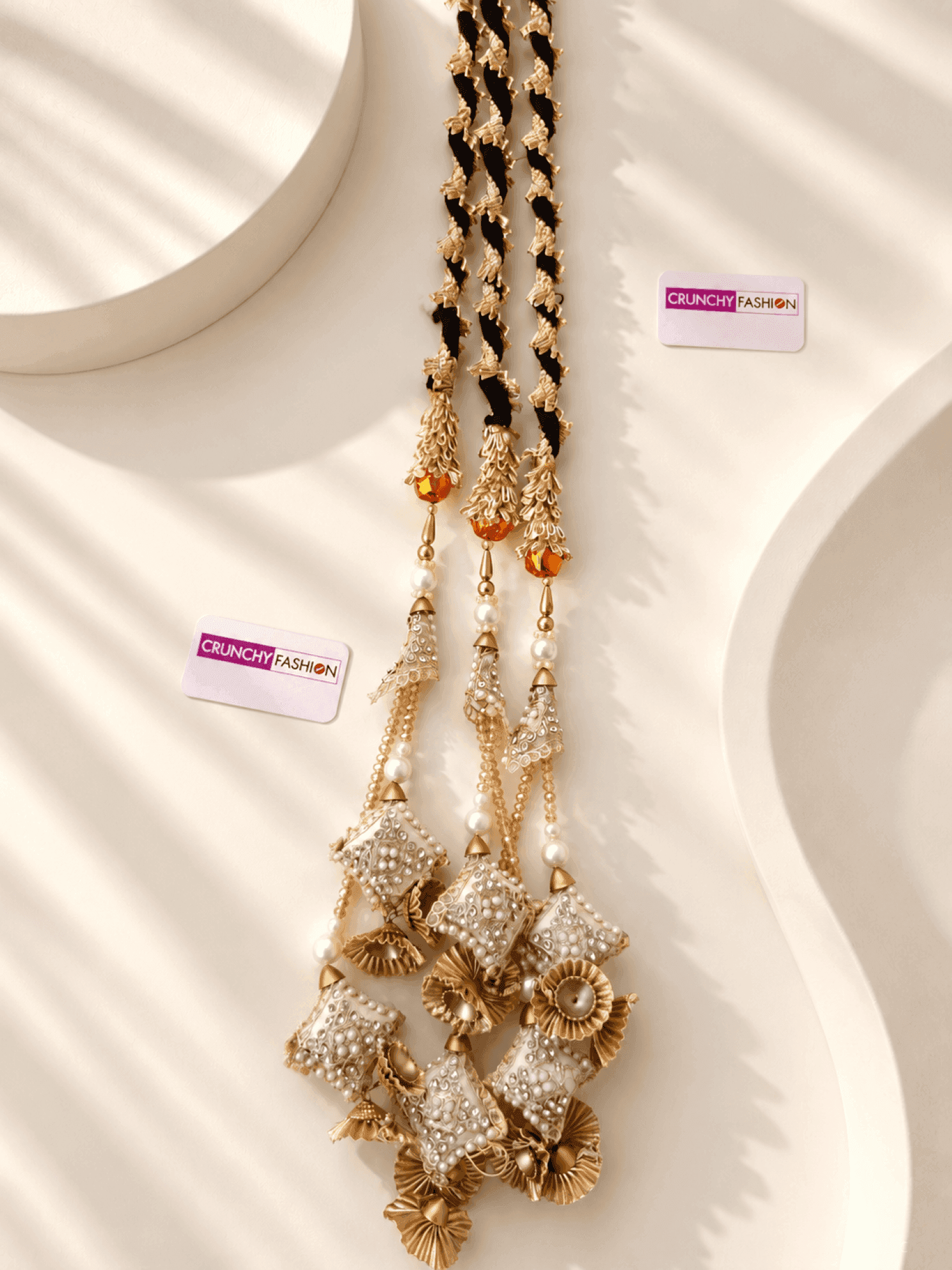 Gold Grace Seashell Tassel Parandi