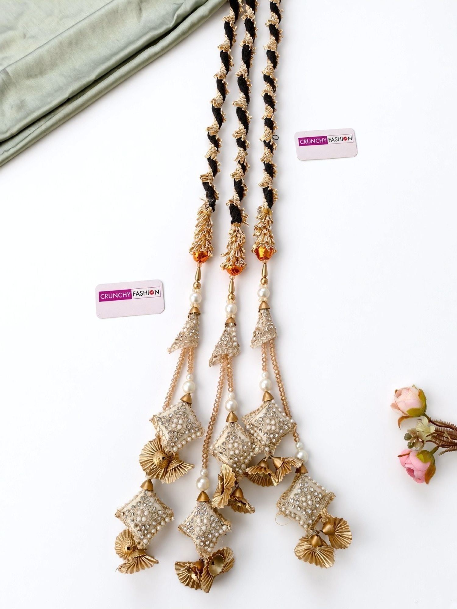 Gold Grace Seashell Tassel Parandi