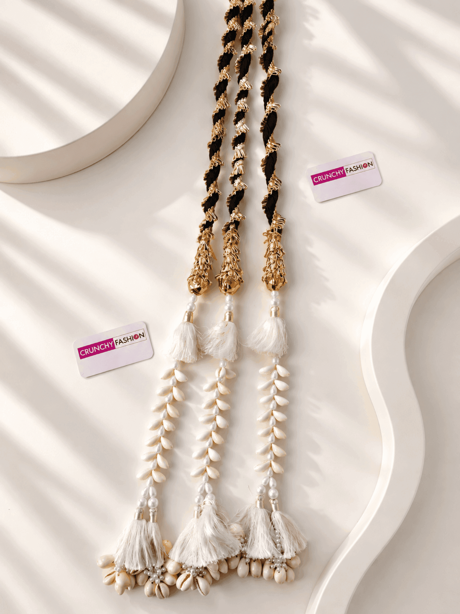 White Sea Shell Long Tassel Parandi