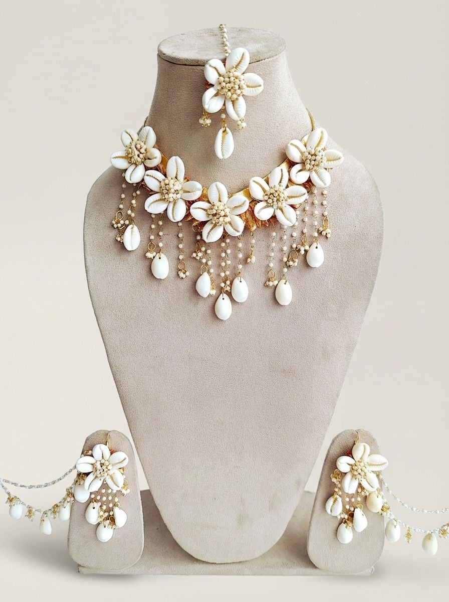 Chic Cowrie Shell Floral Jewelry Set for Haldi & Mehndi