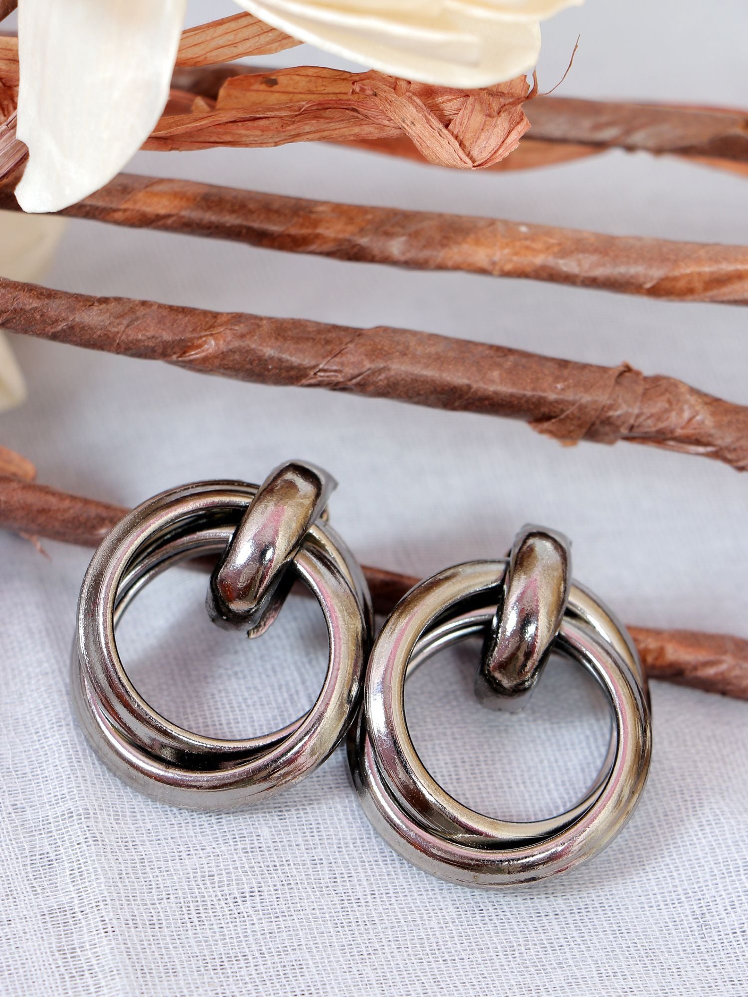 Crunchy Fashion Metallic Silver Tonned Elegant Everstylish Drop & Dangler Earring CFE1812