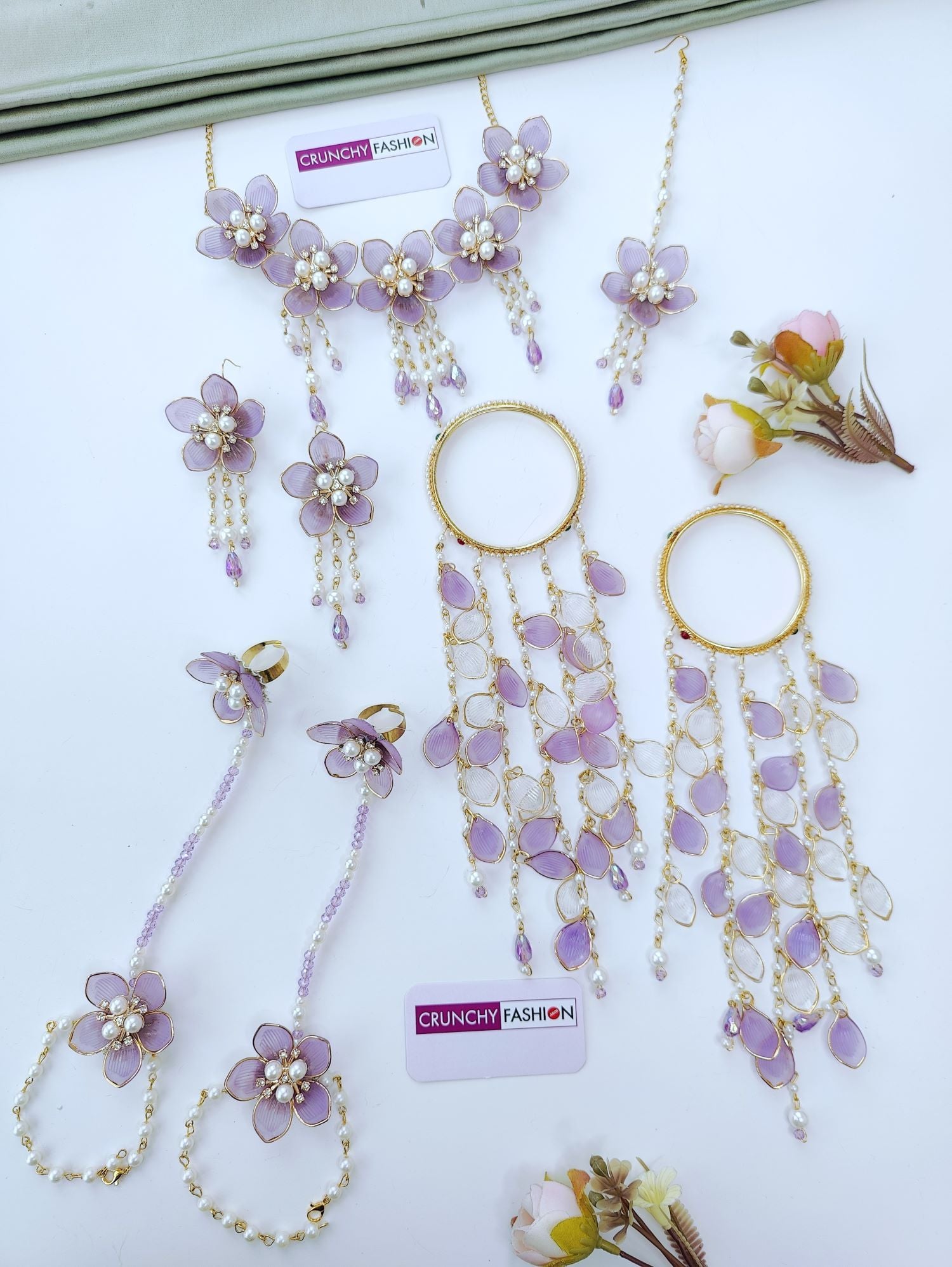 Handmade Floral Pearl Necklace – Lightweight Elegance
