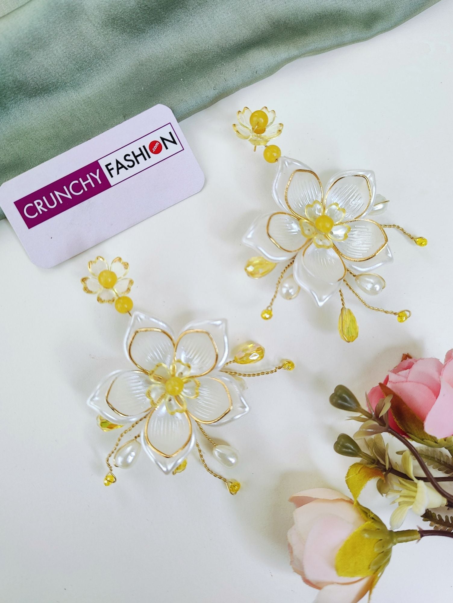 Sunflower Affair - Handmade Resin Bridal Set in White & Yellow