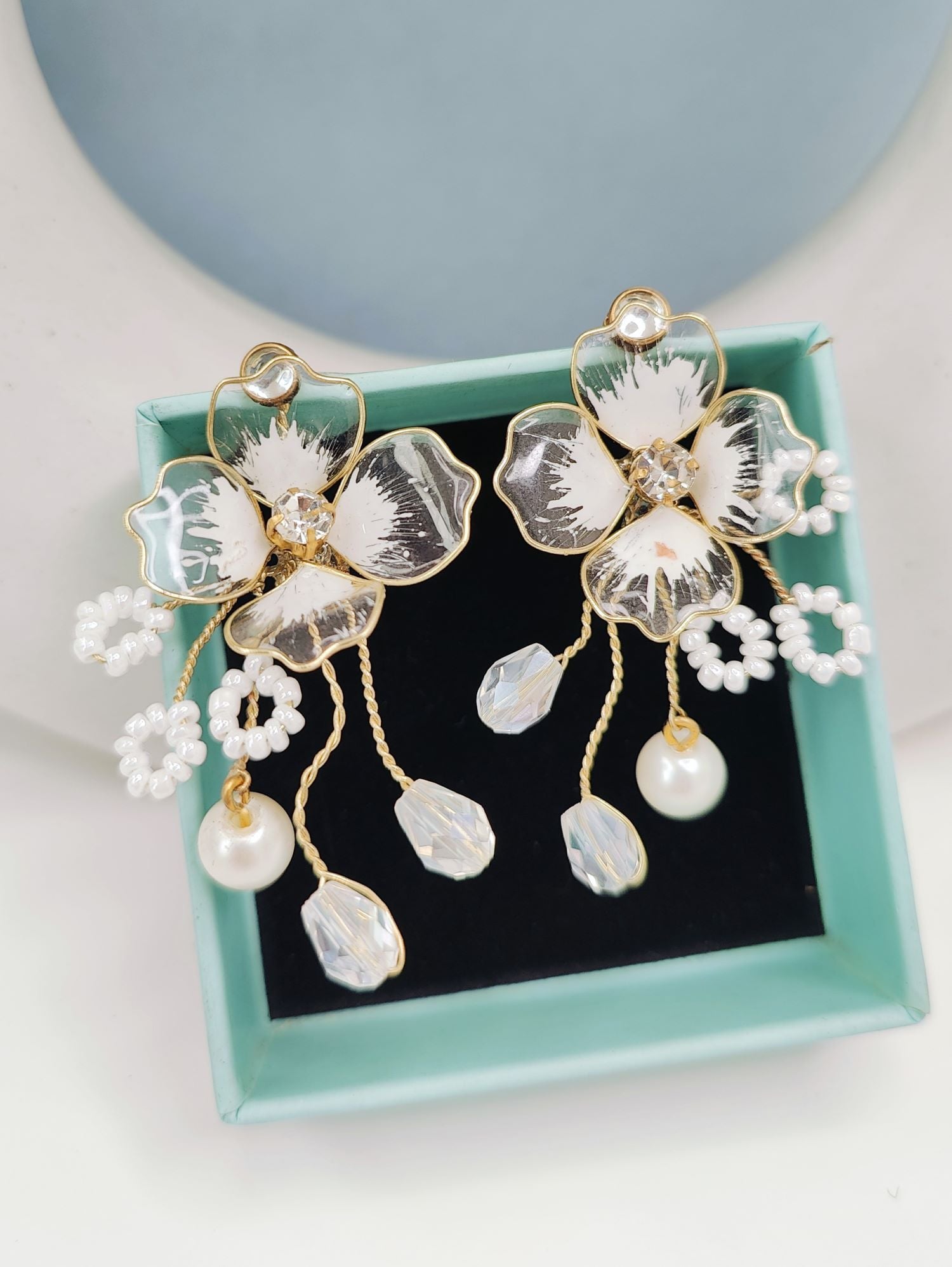 Handmade Crystal White Floral Resin Drop Earrings