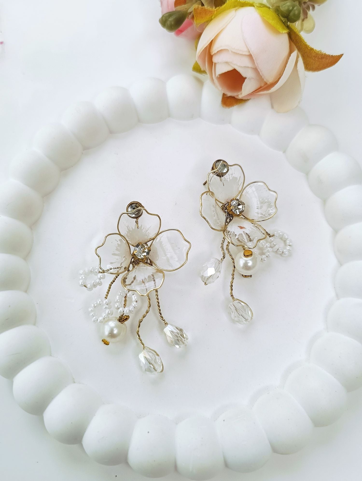 Handmade Crystal White Floral Resin Drop Earrings