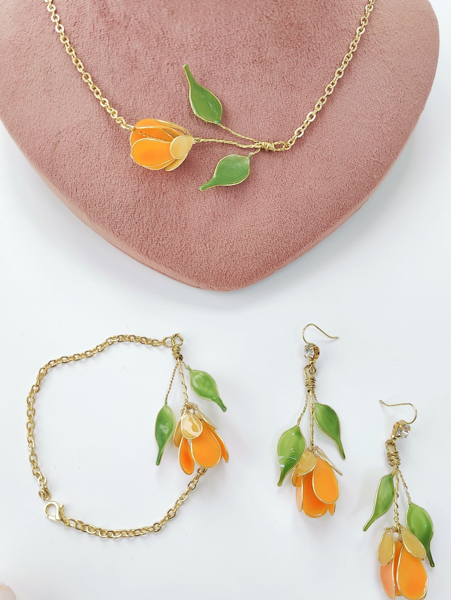 Handmade Resin Necklace Tulip Set in Orange Green