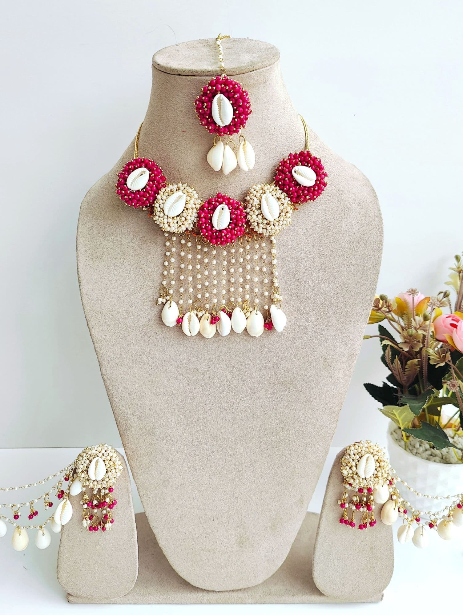 Haldi Mehndi Sea-Shell Gift Set with Pink-White Pearls