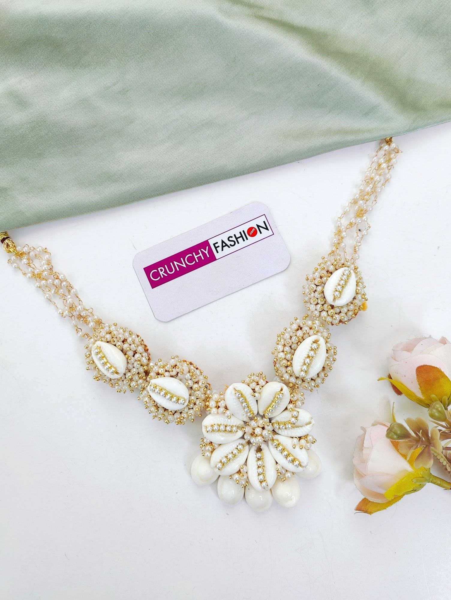 Bridal Sea Shell Pendant Necklace Set with Cowrie Flower Design