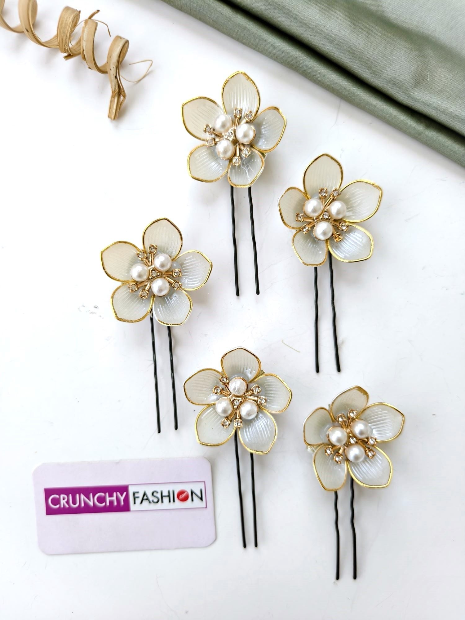 White Floral Hair Clip & Wedding Hair Pins
