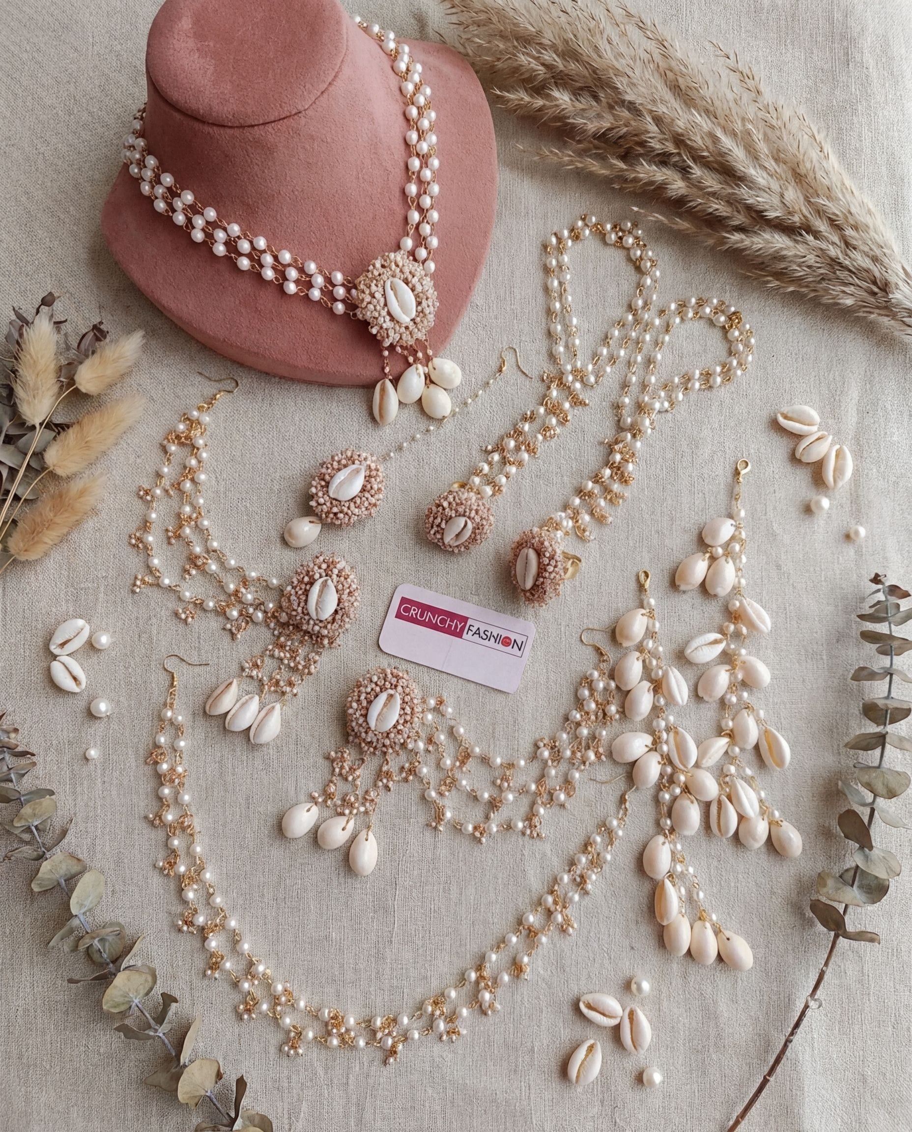 Golden Glow Floral Shell Haldi Jewelry Set For Women - Pink