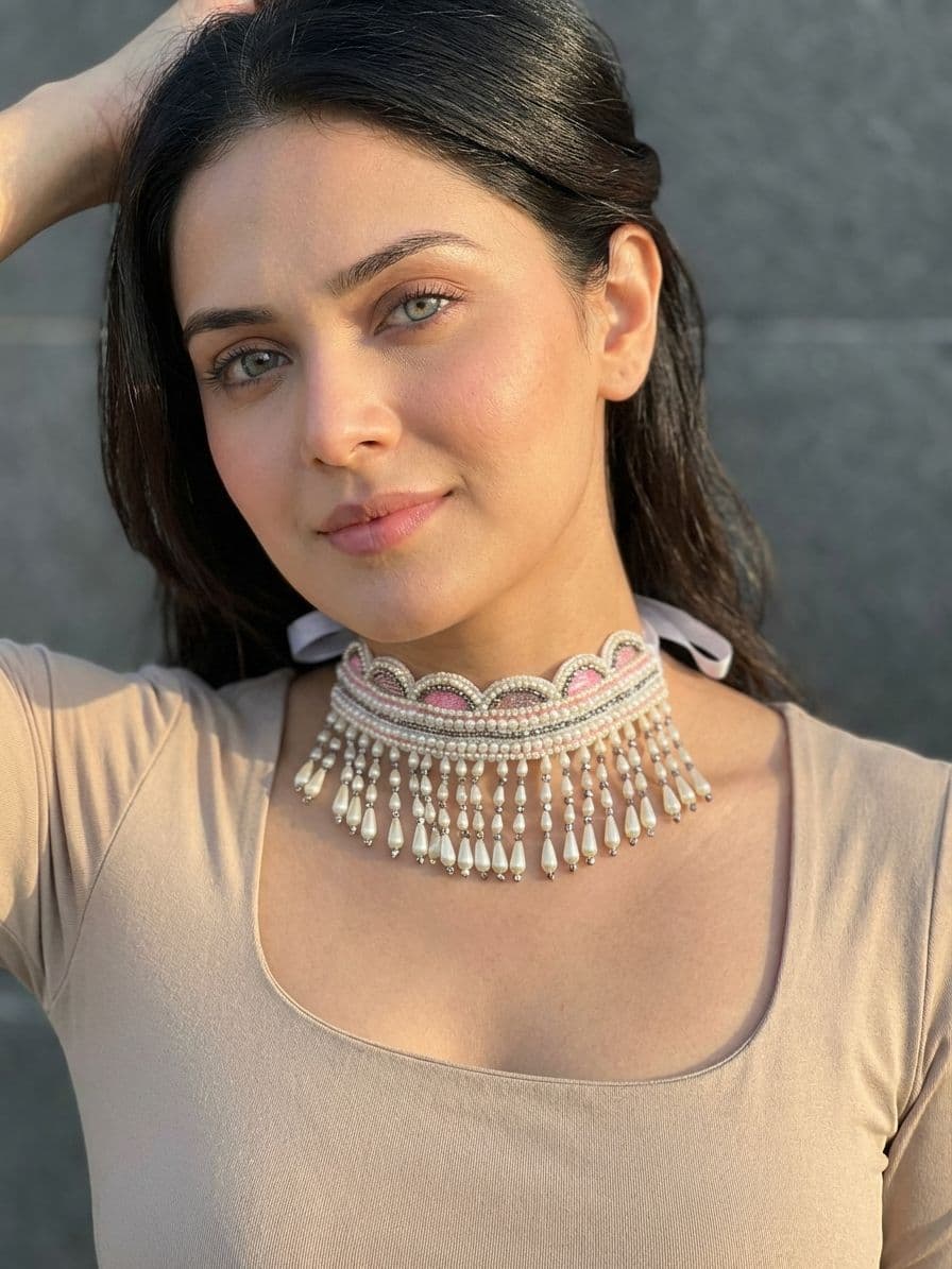 Boho Fusion Pearl Ensemble: Asymmetric Silver Alloy Pearl Necklace Set for Everyday Women's Wear