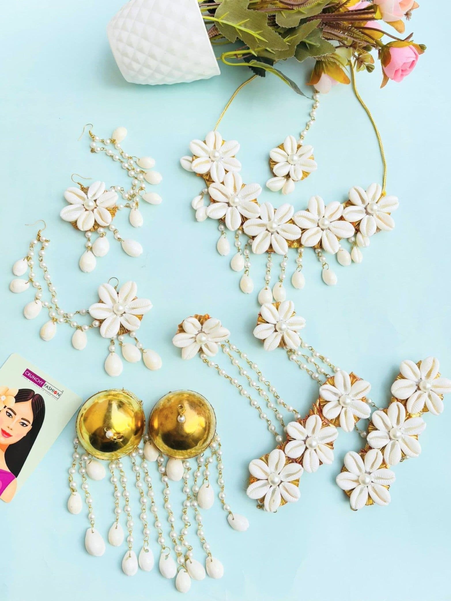 White Blooms Seashell Bridal Haldi-Mehndi Jewellery Ensemble