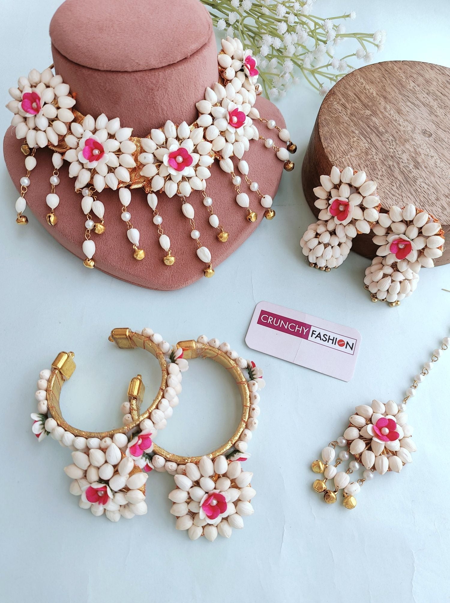 White Floral Haldi Jewellery Set for Women with Pink Tikka and Earrings