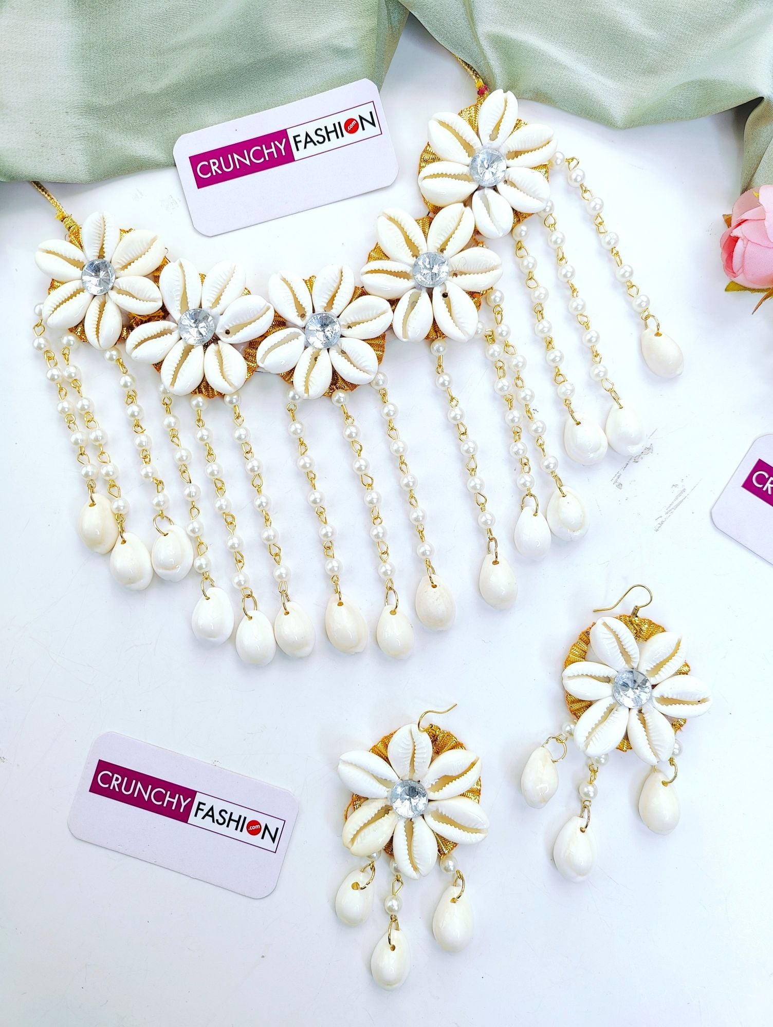 White Floral Cowrie Shell Jewellery Set for Bridal Wear