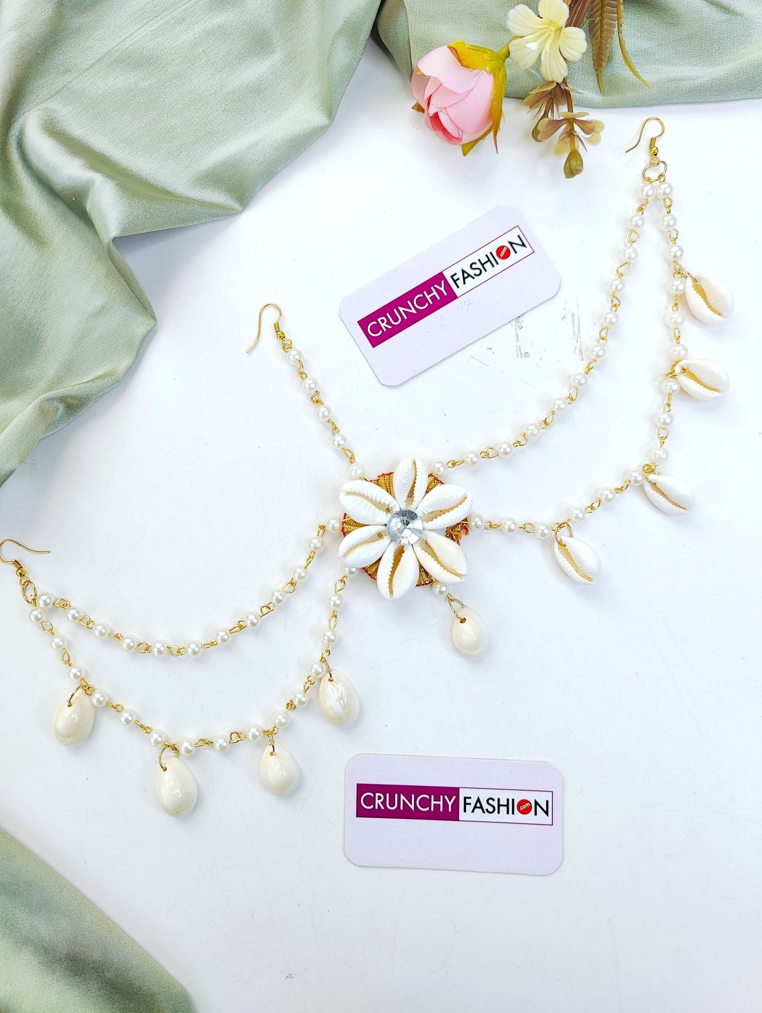 White Floral Cowrie Shell Jewellery Set for Bridal Wear