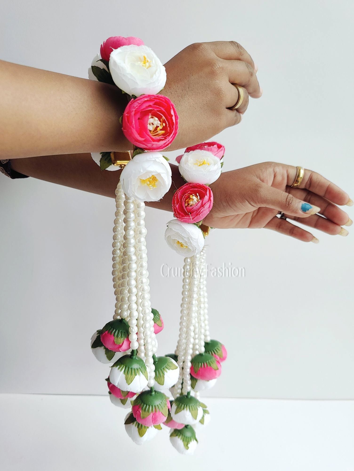 Floral Elegance Pink-White Bridal Kalire for Brides comma Fashionistas