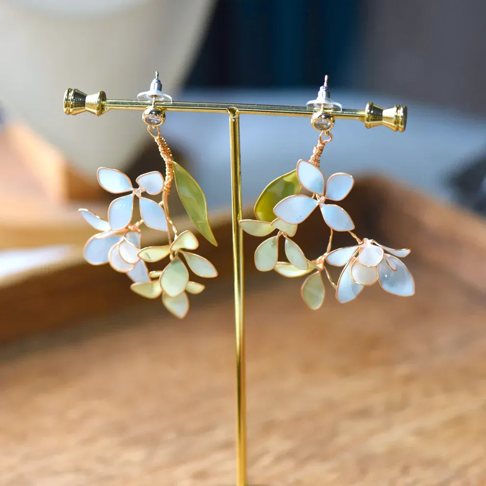 Floral Design Copper & Resin Earrings, Net Wt. 10g, Set of 2