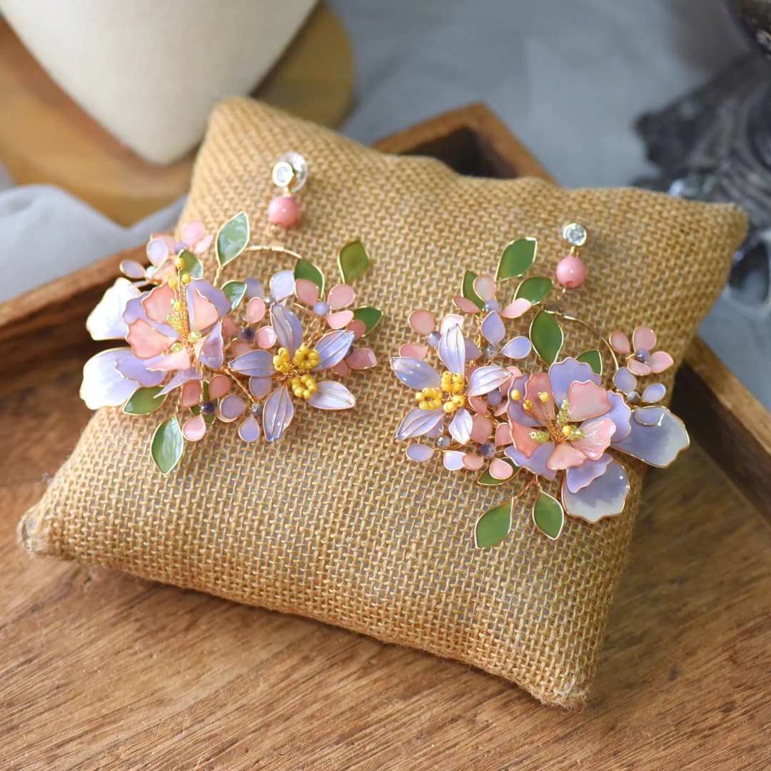 Lustrous Duo: 8cm Copper and Resin Earring Design, Lightweight Pair