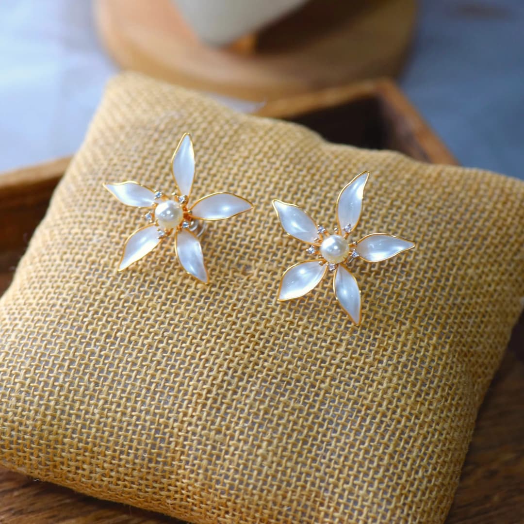 Floral Blossom Resin Earrings for Women - Lightweight Copper Delight