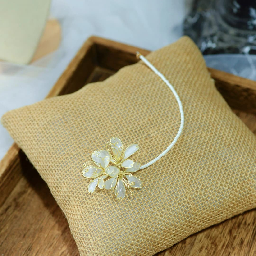 Handcrafted Designer Resin Maang Tikka with Pearl Detailing