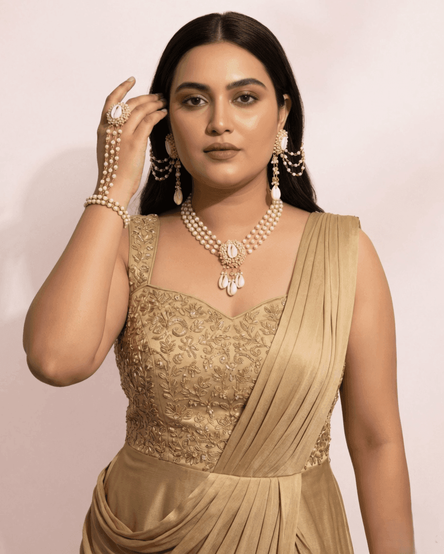 Nature White Cowrie Shell Jewelry Set for Haldi-Mehndi Festival